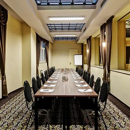 Grandezza Luxury Palace ברנו